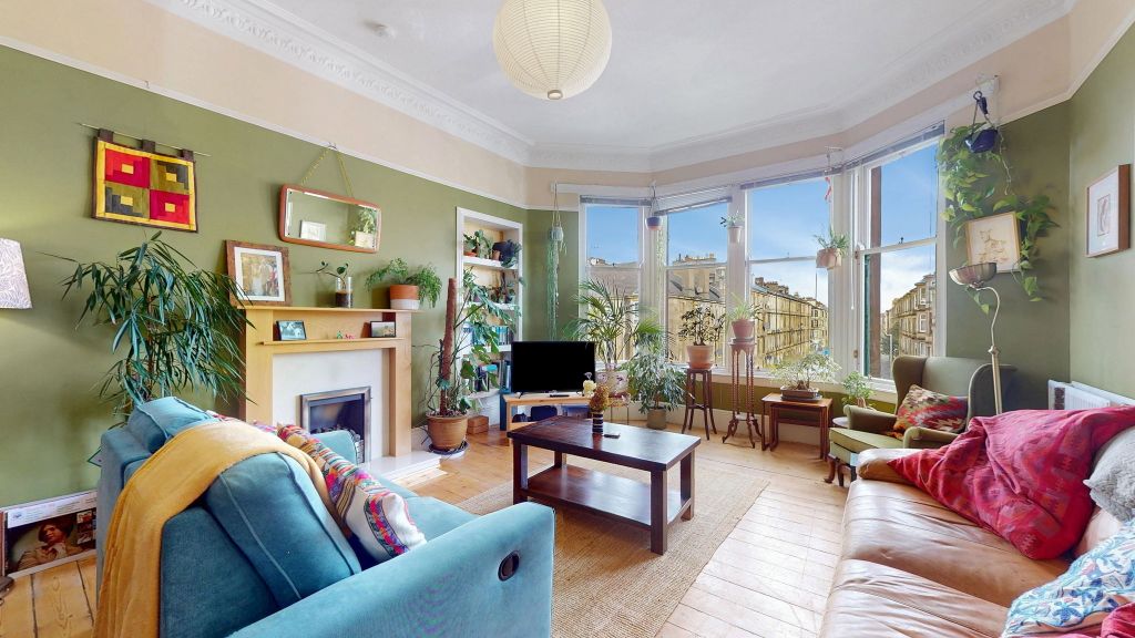 Property photo 2 of 27 72-Web-Or-Mls-50 Dixon Avenue_14 (2)