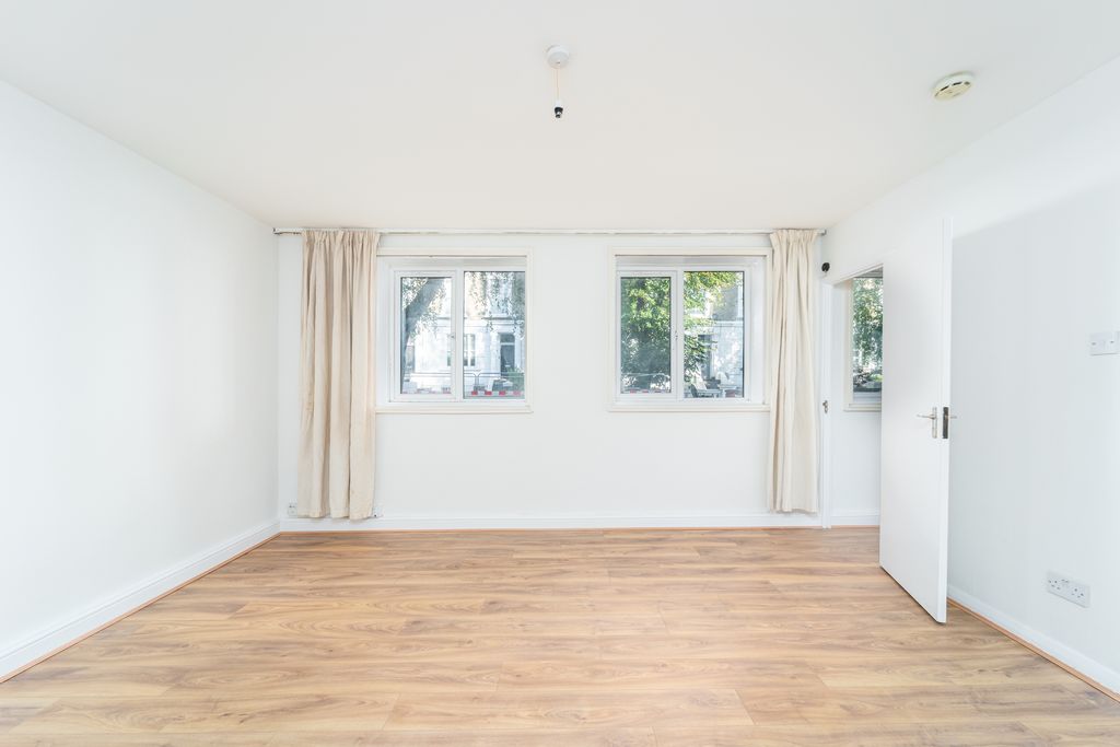 Property photo 2 of 7 Mba09098-Edit