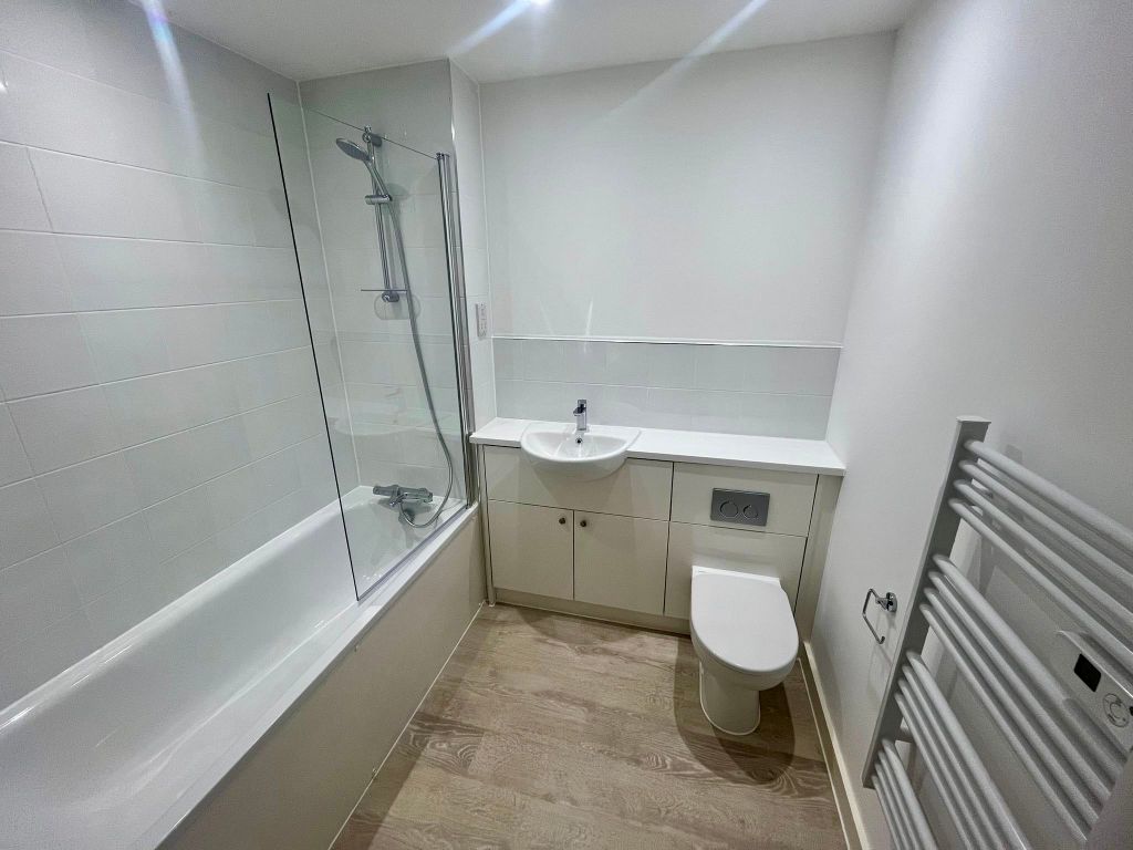 Property photo 3 of 8 Bathroom