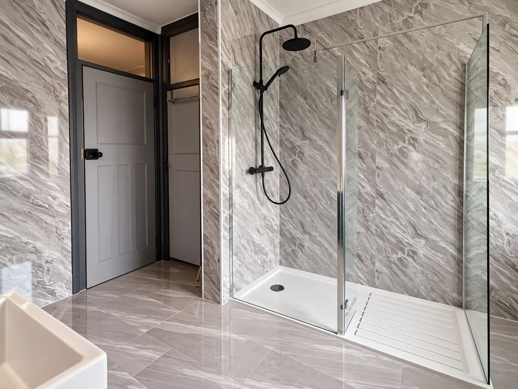 Property photo 2 of 9 Shower Room