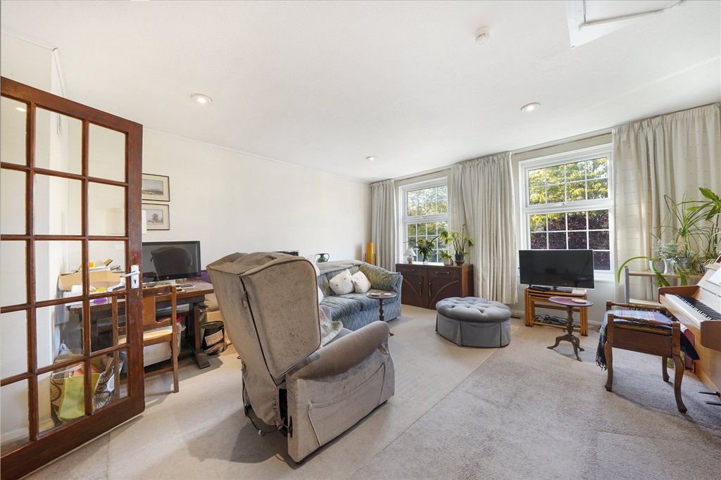 Property photo 2 of 17 Picture No. 05