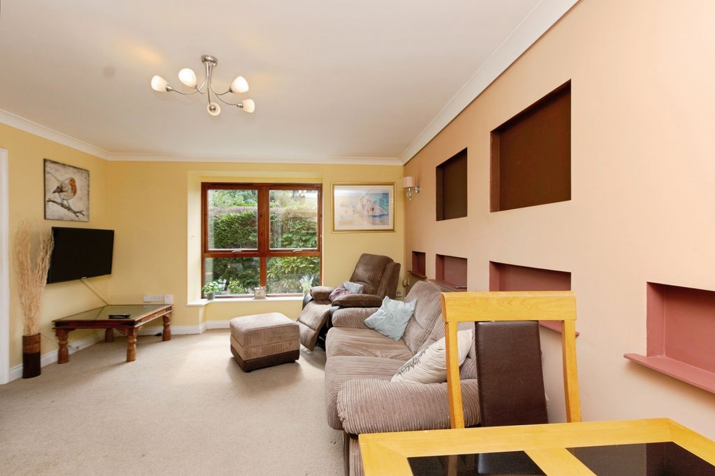 Property photo 3 of 17 Photo