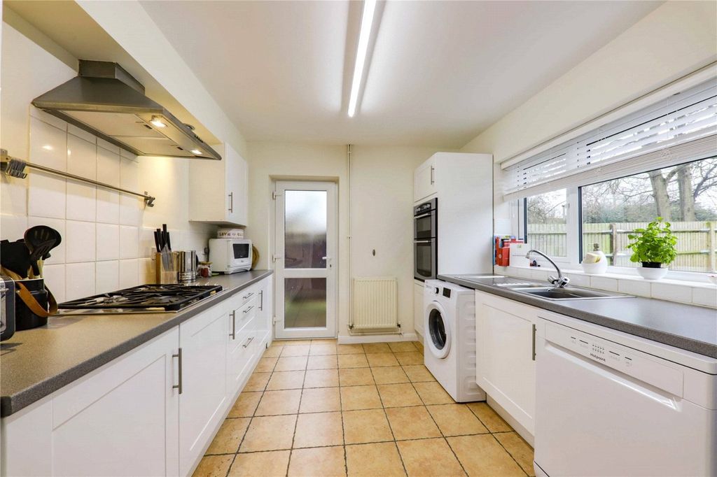 Property photo 3 of 11 Picture No. 18