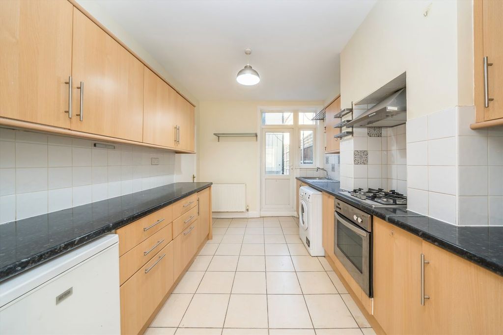 Property photo 3 of 8