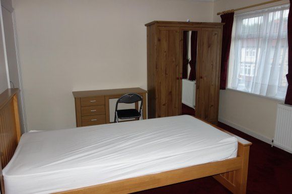 Property photo 2 of 16 Bedroom Photo 6