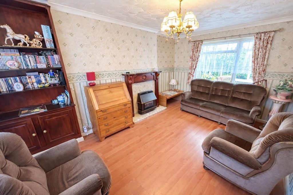 Property photo 2 of 20