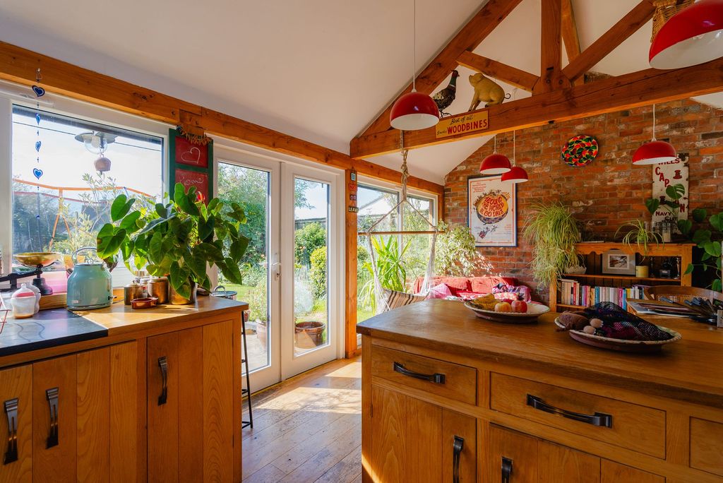 Property photo 2 of 13