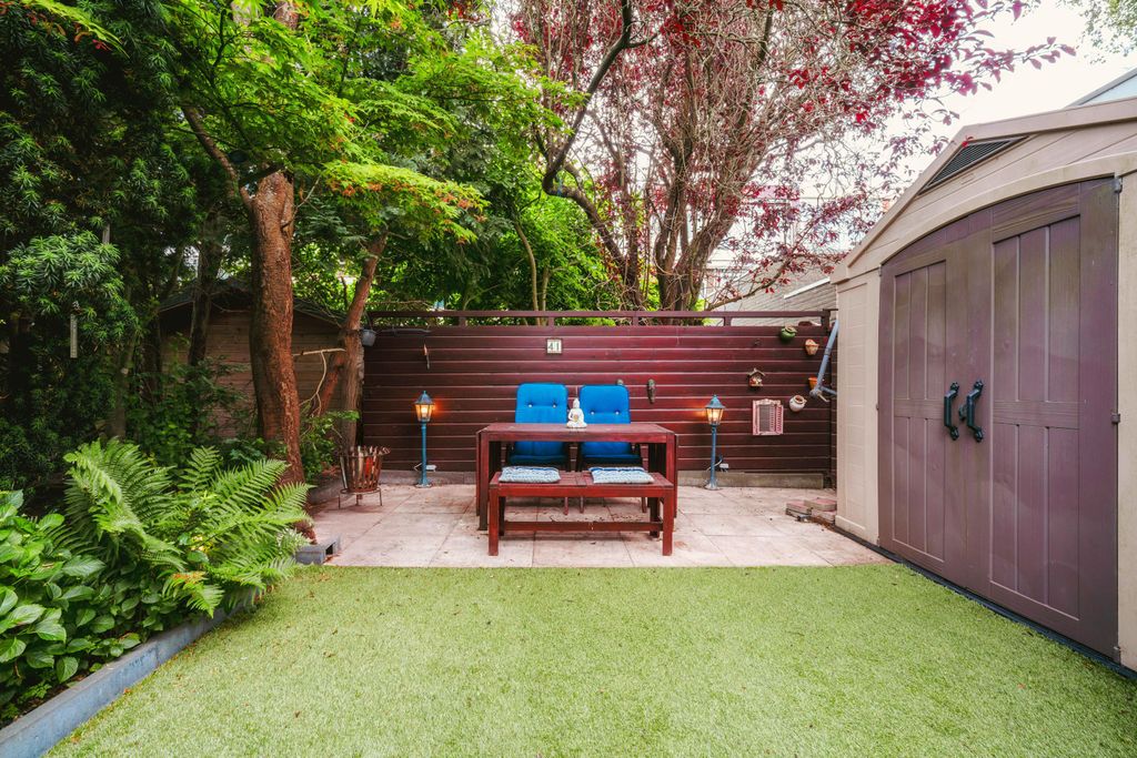 Property photo 2 of 75