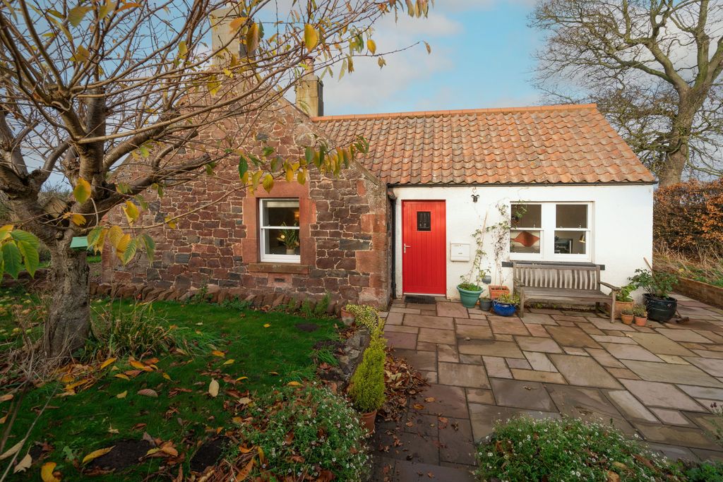 Property photo 2 of 20 Frontexterior02