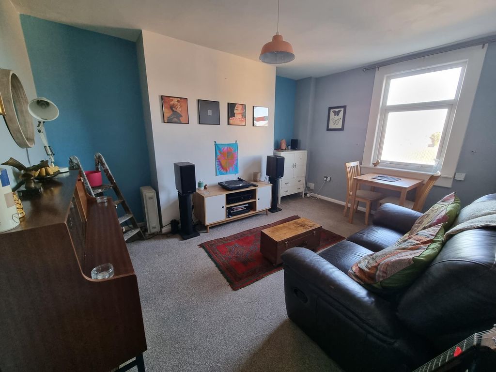 Property photo 2 of 6 Living Room