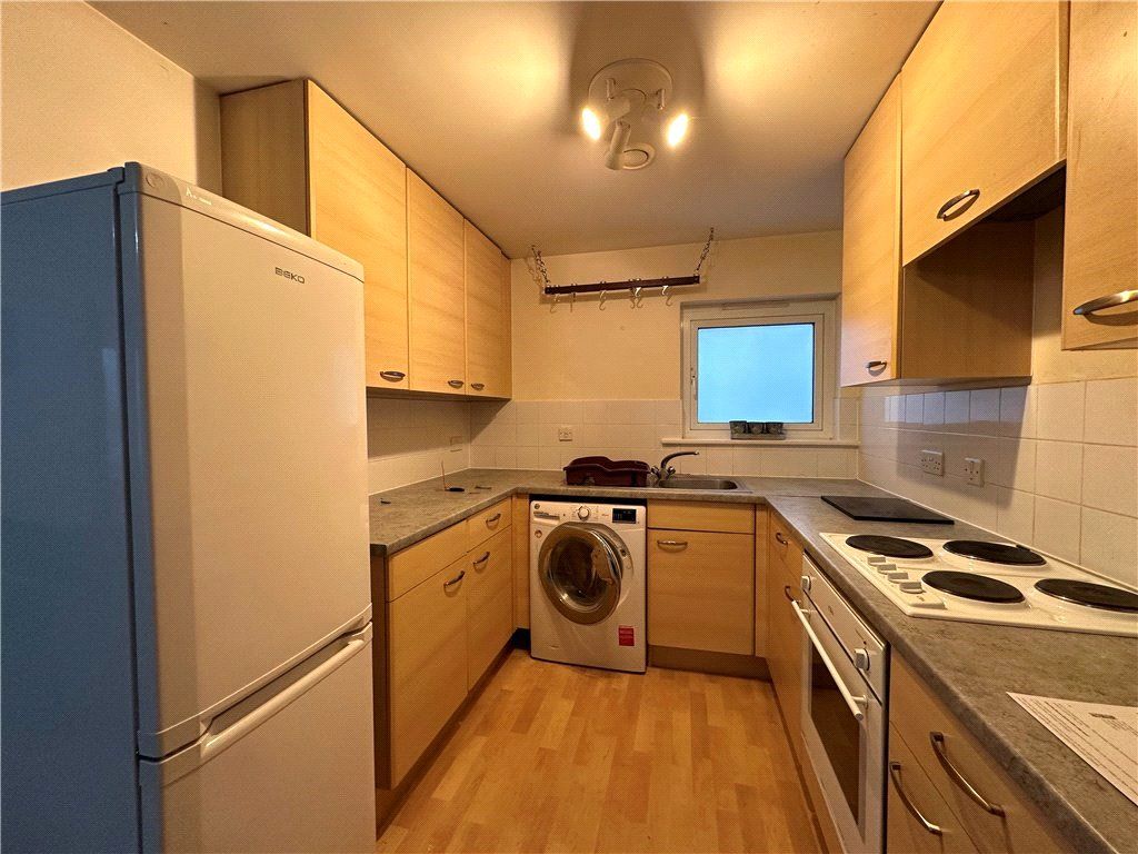 Property photo 3 of 7 Kitchen