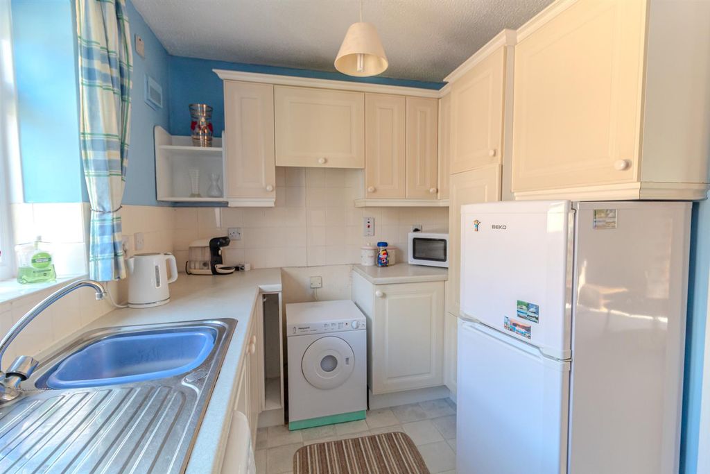 Property photo 2 of 14 5, Lavender Close Bridge Green, Strelley, Nottingh