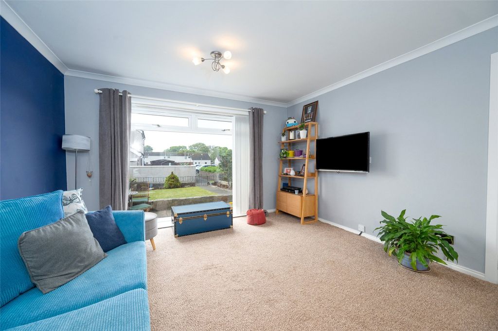 Property photo 3 of 23 Todhead Gardens 6