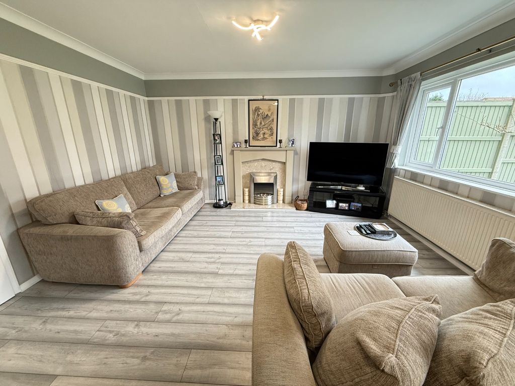 Property photo 3 of 17 4934985