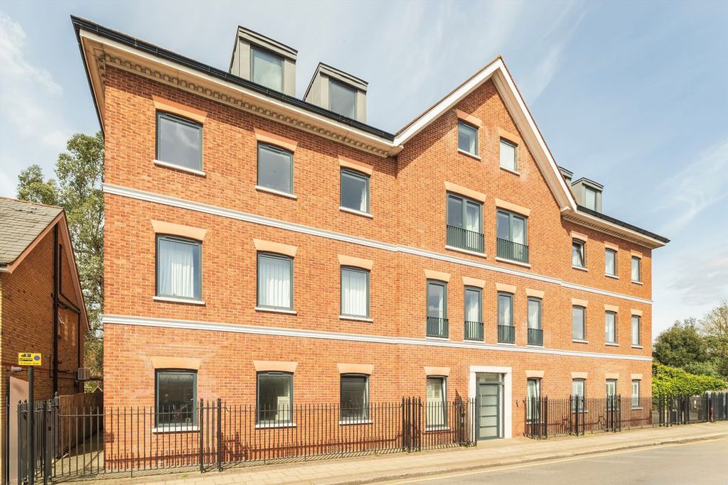 Property photo 1 of 5