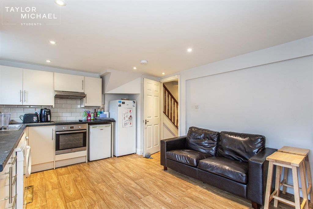 Property photo 1 of 19 Kitchen / Living Room
