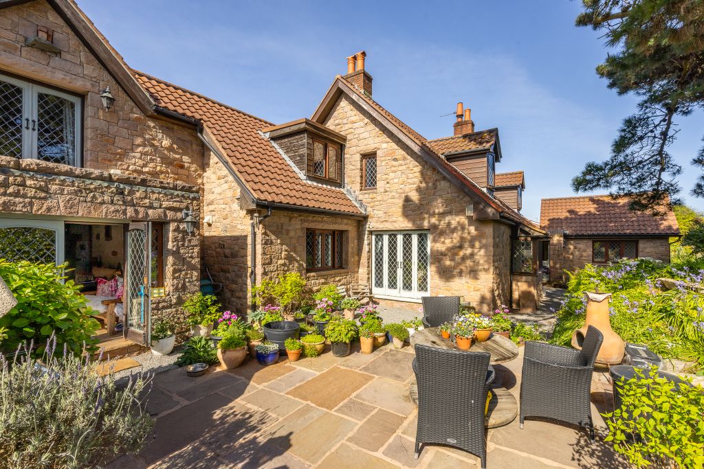 Property photo 1 of 20