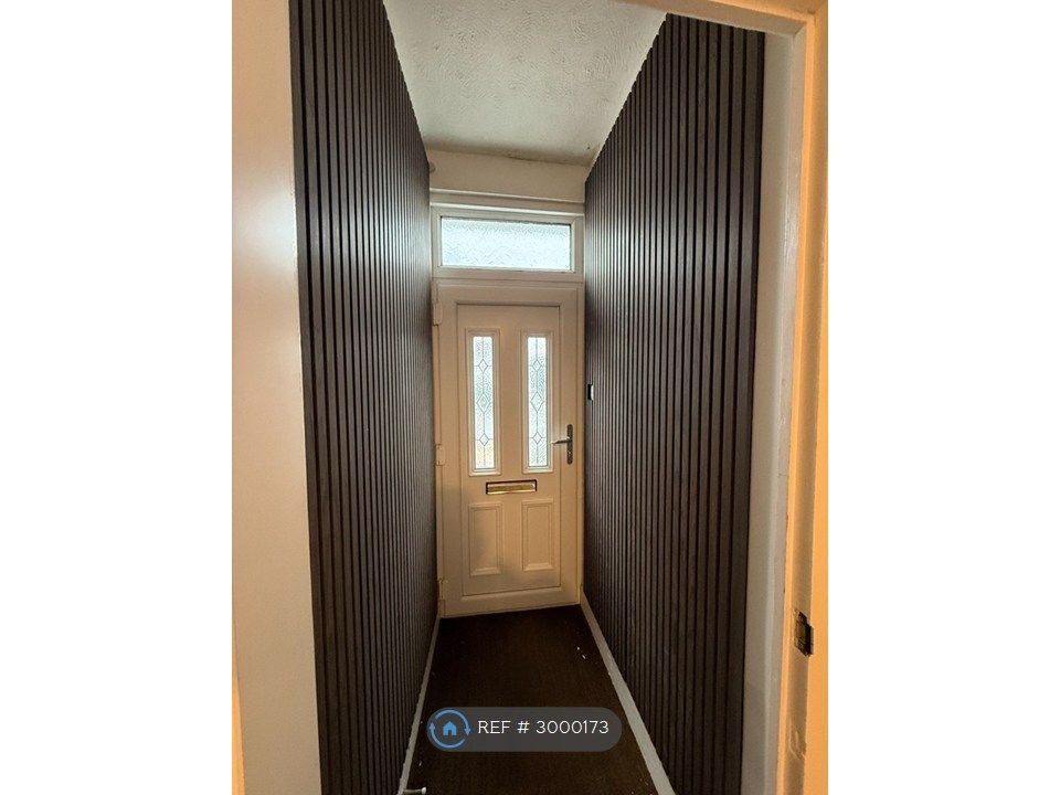 Property photo 3 of 9 Entrance