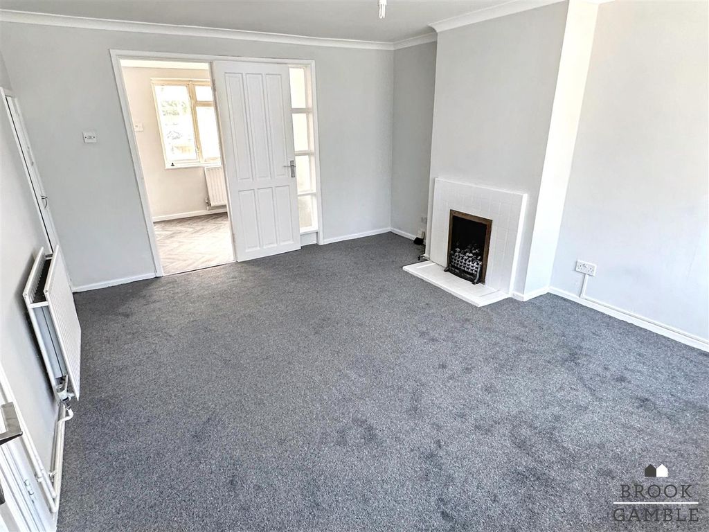 Property photo 3 of 17 01323 438506