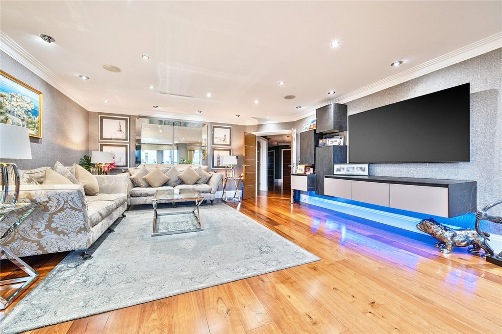 Property photo 2 of 26 Picture No. 53