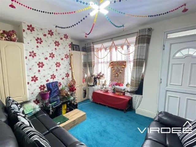 Property photo 2 of 8