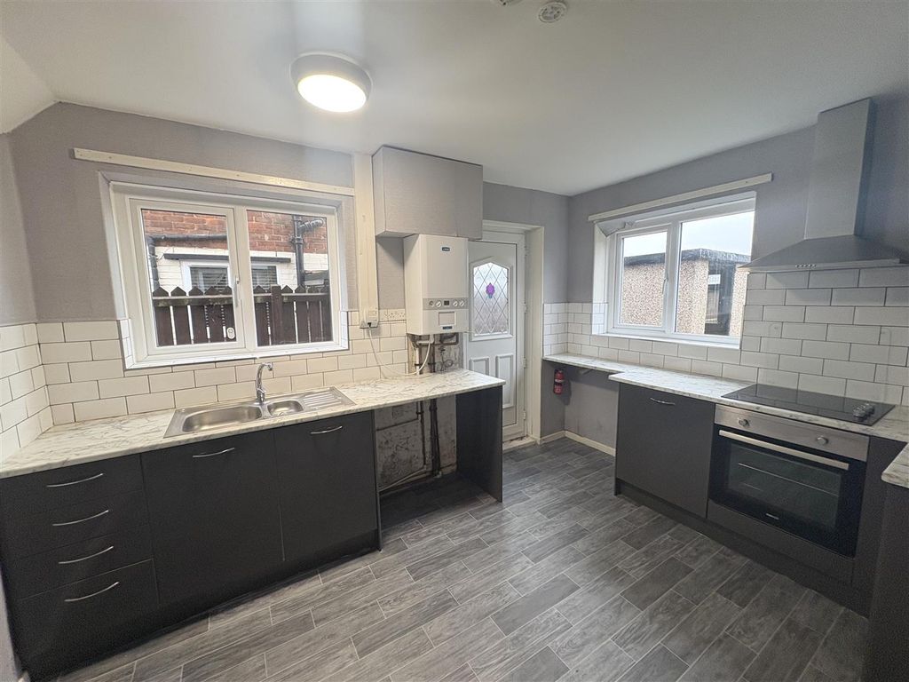 Property photo 1 of 9 Kitchen/Breakfast Room