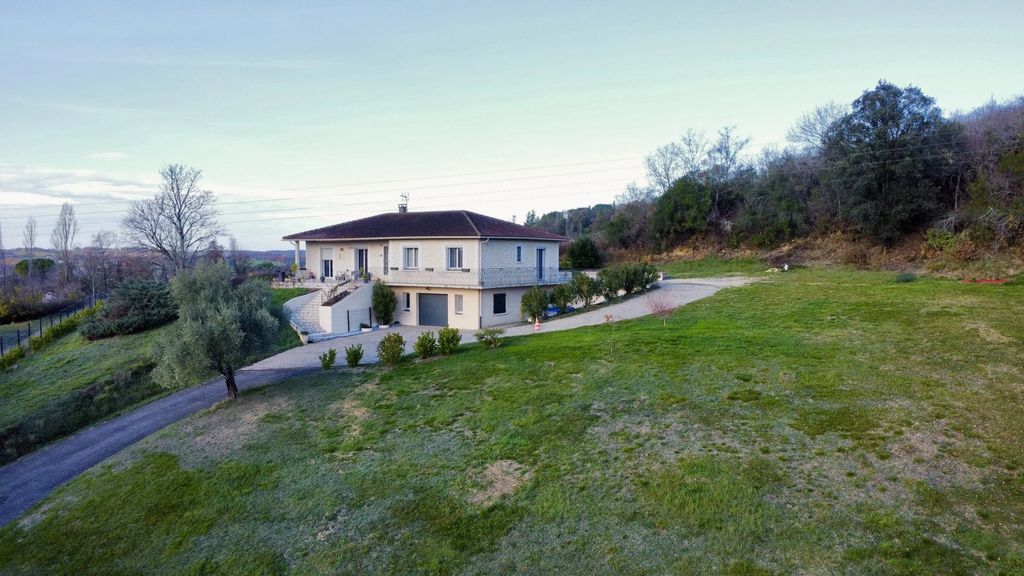 Property photo 3 of 27