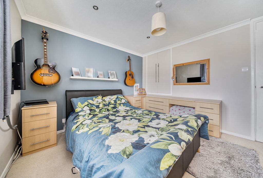 Property photo 3 of 12 1369124-4-68F0B55...