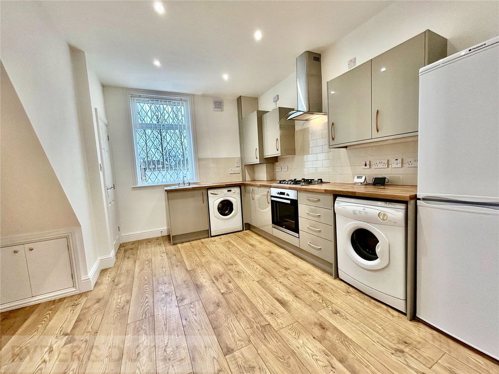 Property photo 3 of 15 Kitchen/Diner