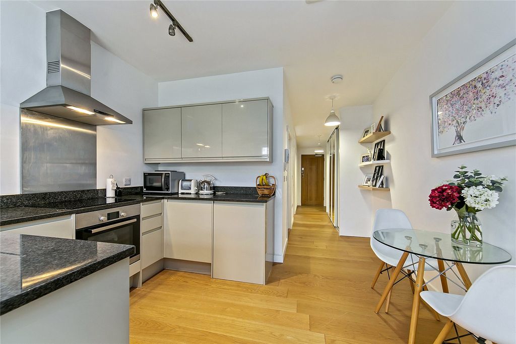 Property photo 1 of 8 Picture No. 15