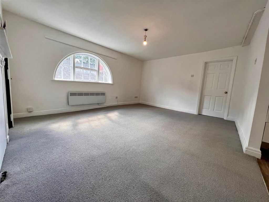 Property photo 3 of 7 3c Gillygate 4.Jpg