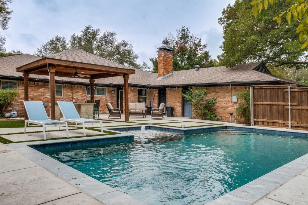 Property photo 1 of 29