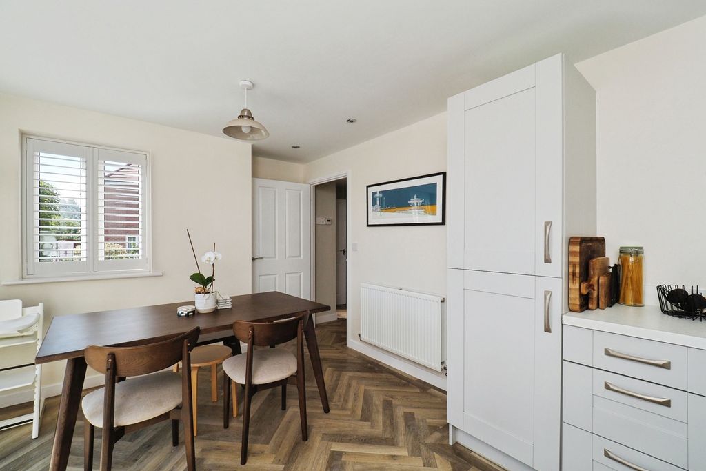 Property photo 3 of 17 Pbox-Img.Jpg