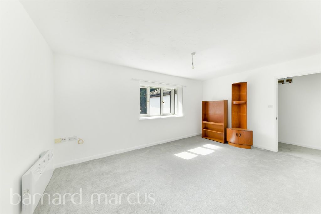 Property photo 3 of 15