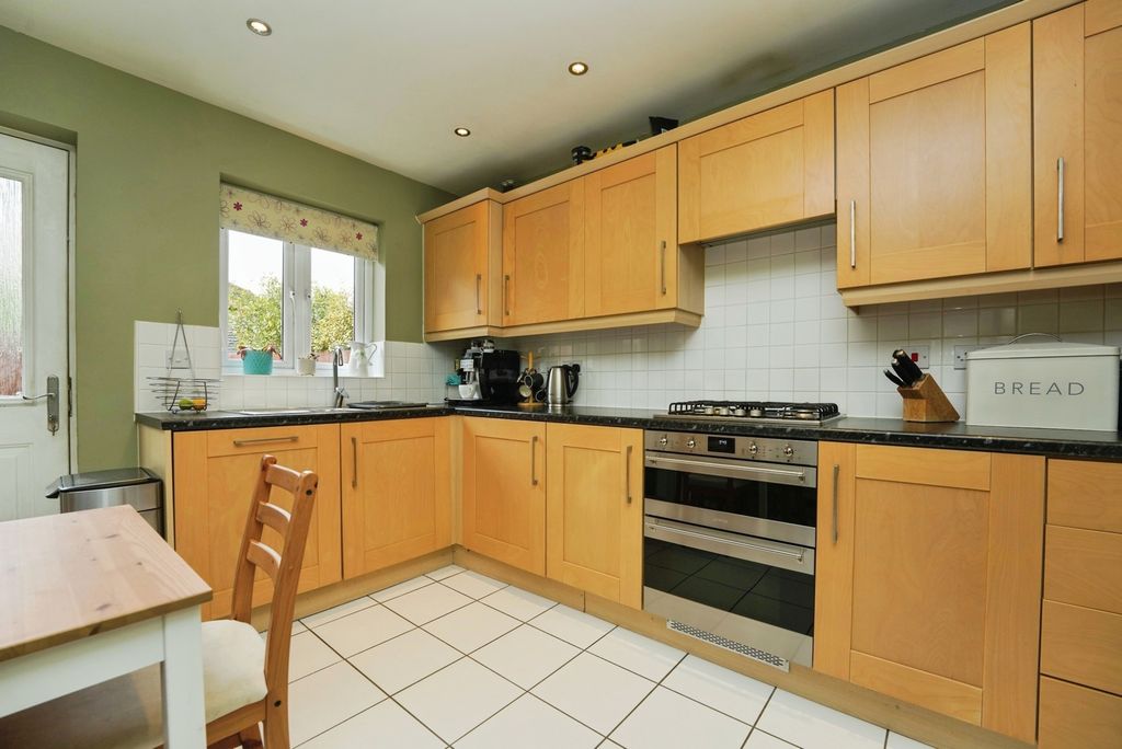 Property photo 3 of 17 Photo