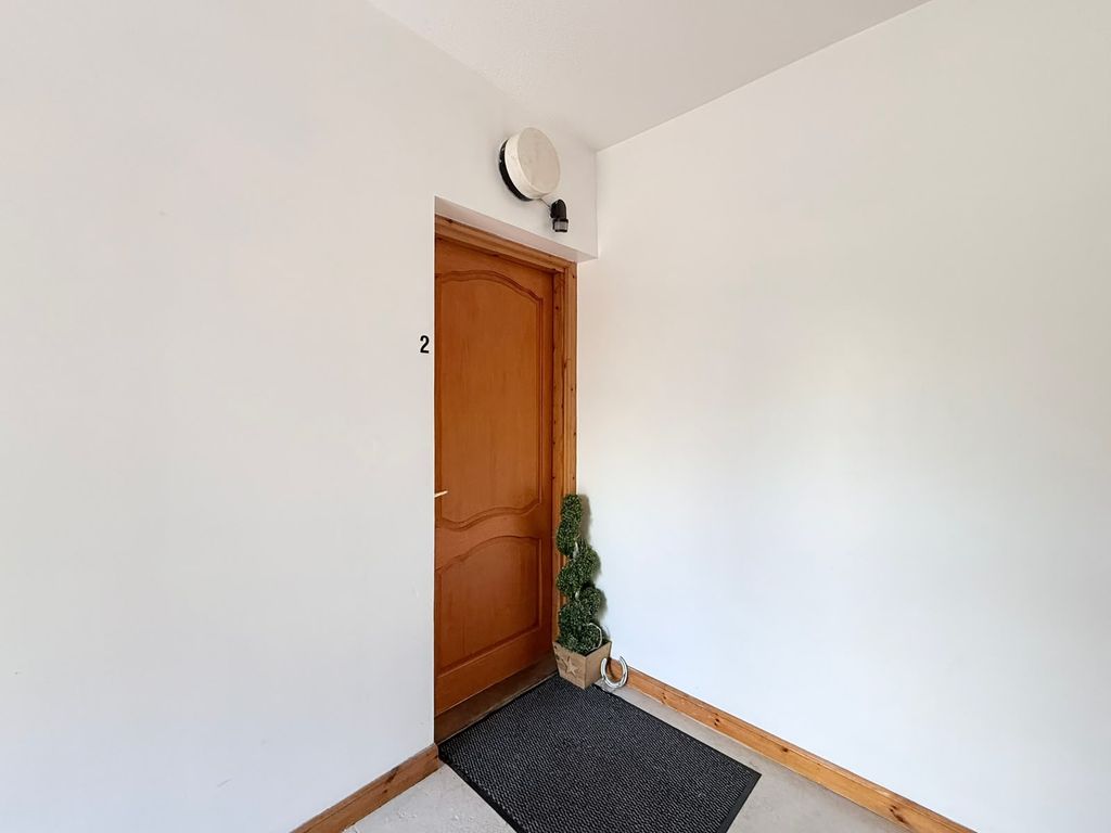 Property photo 3 of 28
