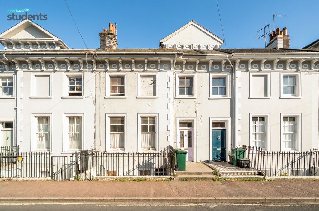 Property photo 1 of 11 431E9Dfd-61c5-42c...