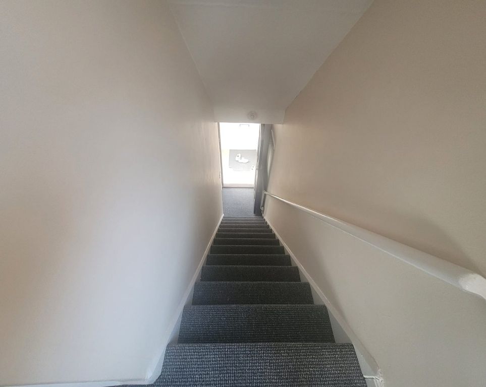 Property photo 3 of 9 Picture No. 10