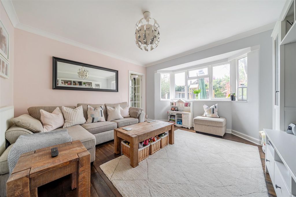 Property photo 3 of 20 Living Room