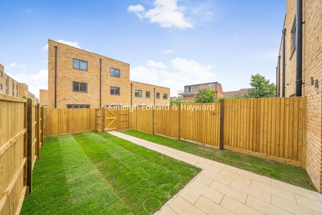 Property photo 2 of 14 E7874B21-4047-4639-A