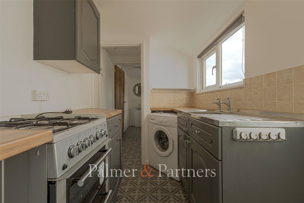 Property photo 2 of 8 Picture No. 25