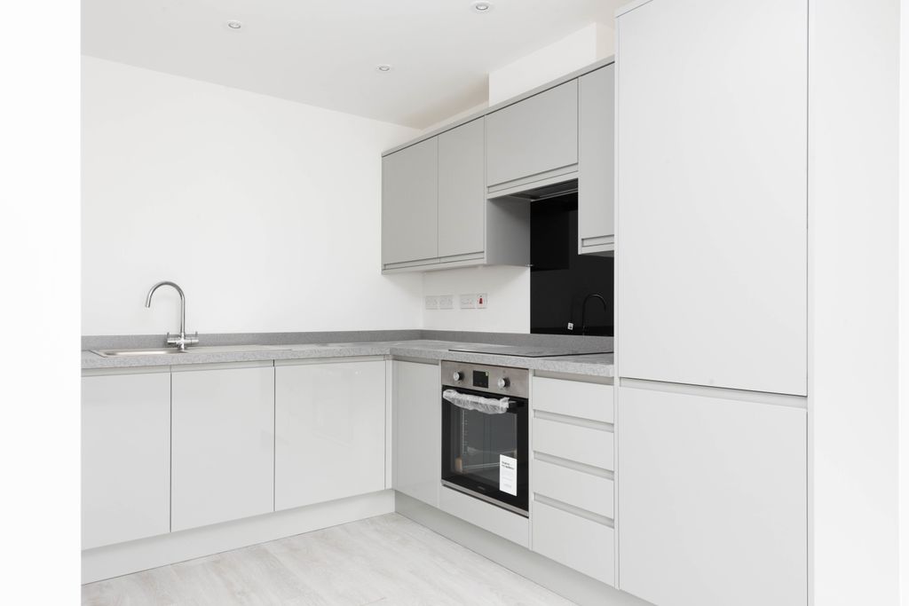 Property photo 2 of 9 Kitchen