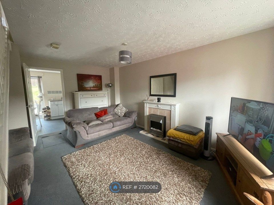 Property photo 3 of 8 Lounge