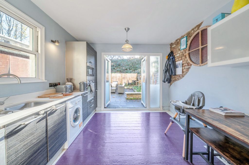 Property photo 3 of 14