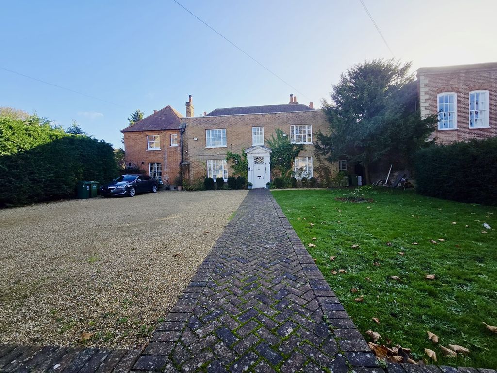 Property photo 2 of 29