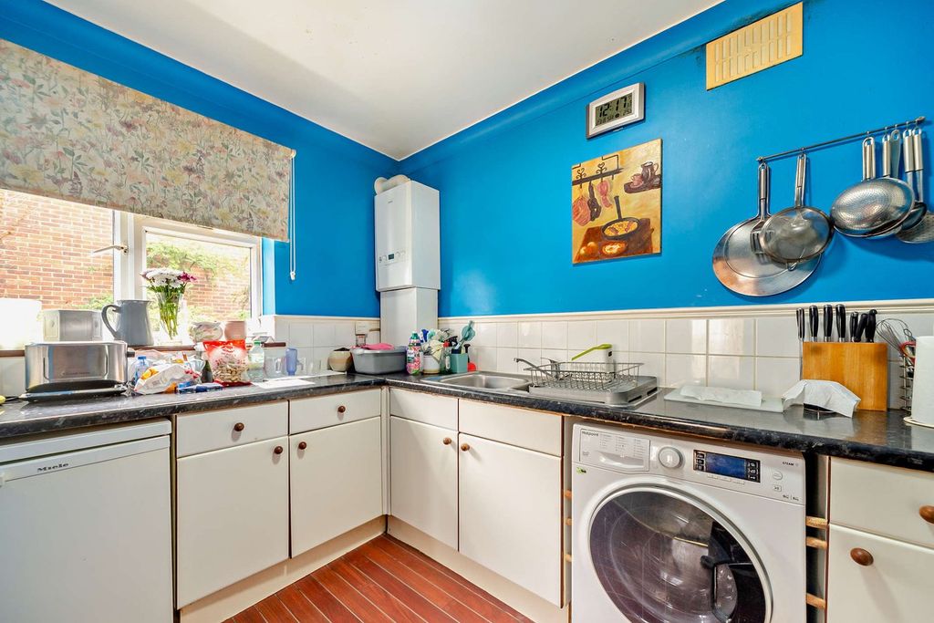 Property photo 3 of 24