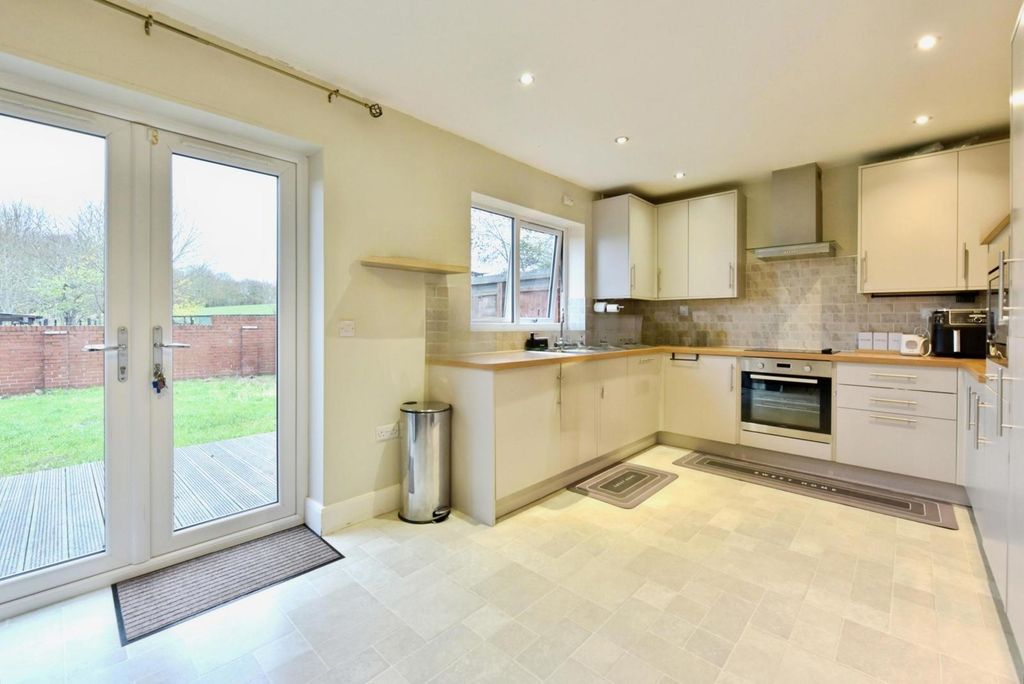 Property photo 2 of 13 Pbox-Img.Jpg