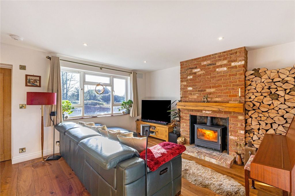 Property photo 3 of 15 Sitting Room