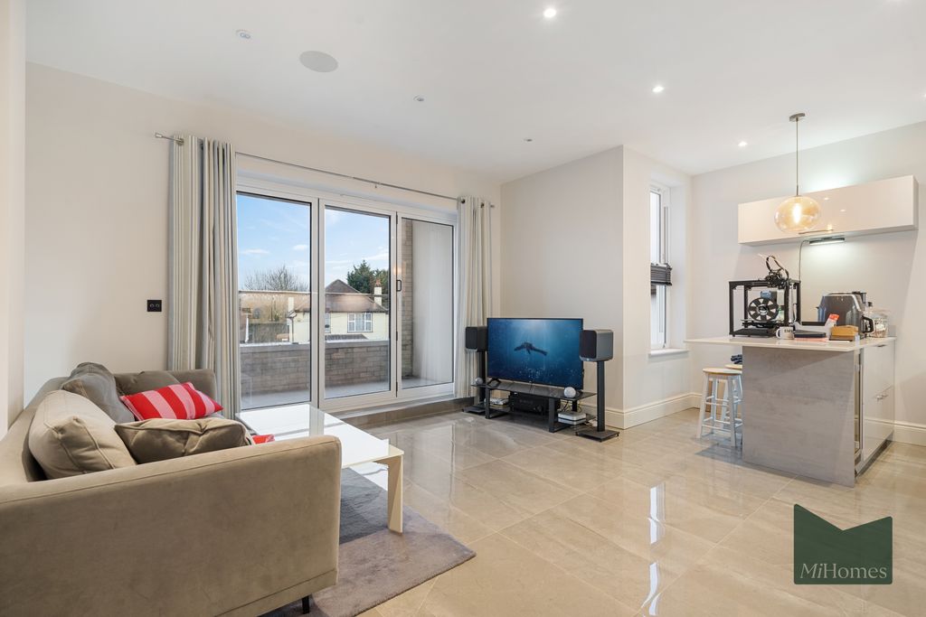 Property photo 3 of 12