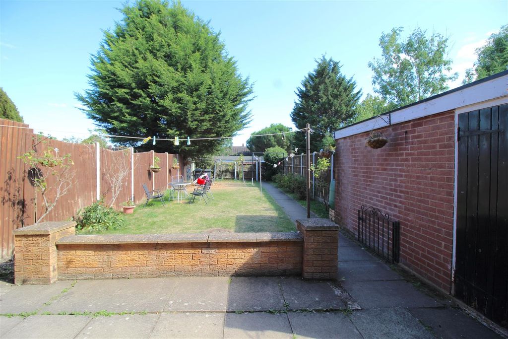 Property photo 3 of 11 Rear